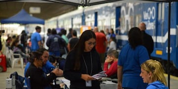 Gran afluencia de personas a la Estación Mitre.