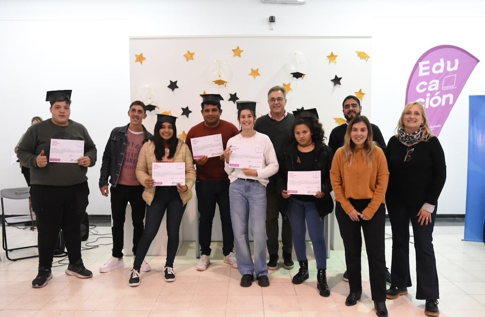 Agasajaron a quienes egresaron de los planes de Educación de la Municipalidad de Rafaela