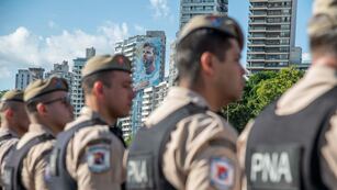 Los uniformados participaron de un nuevo acto este martes en el Monumento.