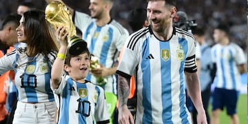 El futbolista quiso estar en la cancha