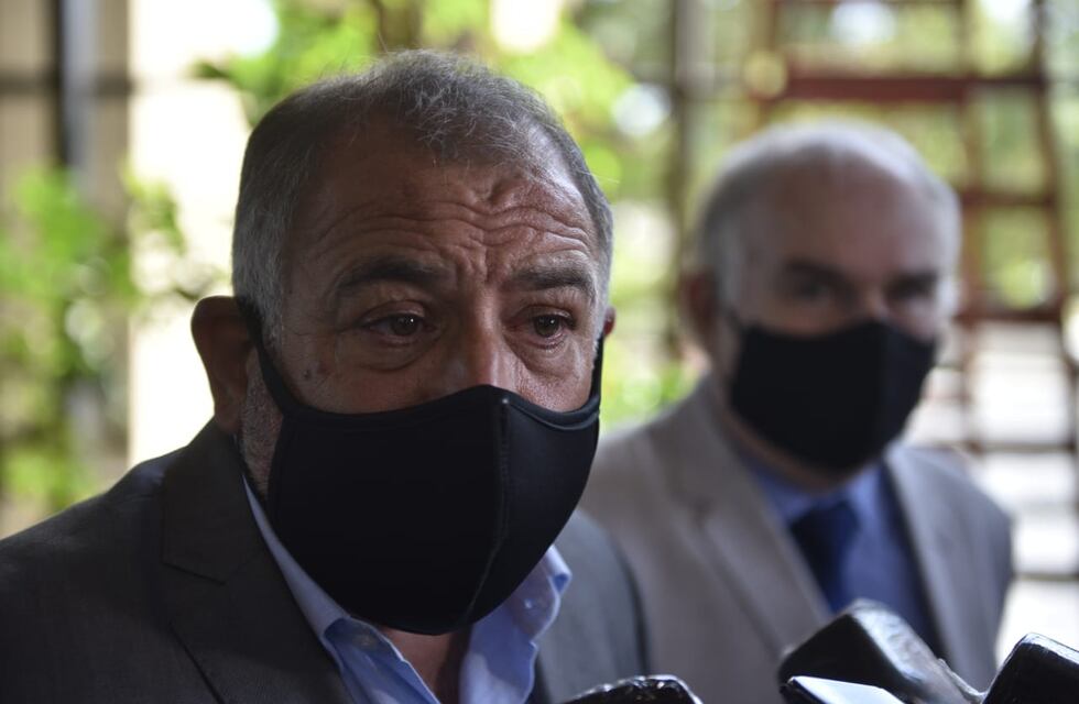 Luis Juez y una denuncia formal para que informen quiénes se vacunaron en Córdoba
