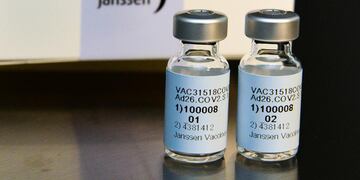 La ANMAT aprobó la vacuna de Johnson & Johnson contra el coronavirus, aunque no lo informaron (AP/Archivo).