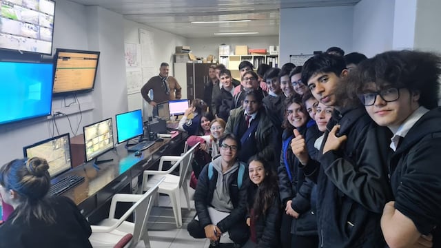 Alumnos de la técnica del Instituto Centenarios