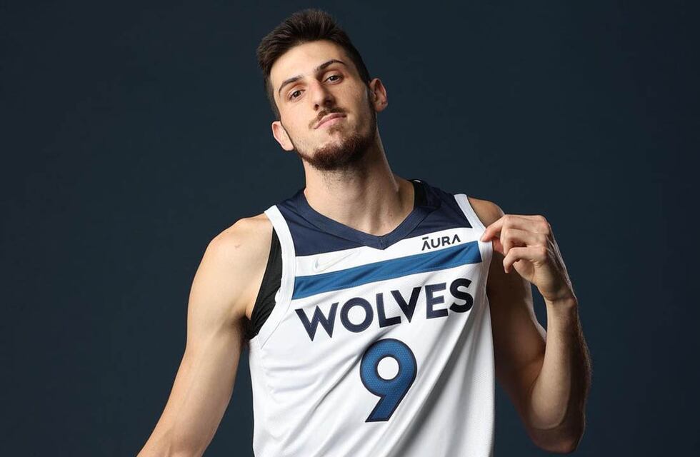 Leandro Bolmaro hizo su histórico debut oficial en la NBA jugando para Minnesota