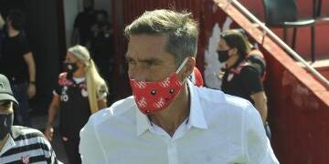 "No pienso en cuánto margen tengo, hay un proyecto", afirmó el DT de Instituto.