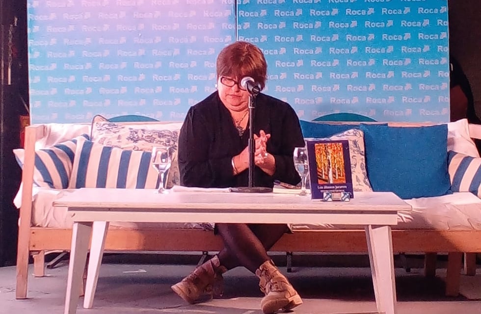 María Goicoechea presentó su novela en la Feria del Libro de General Roca