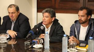 El secretario de Protección Civil de Santa Fe, Marcos Escajadillo, encabezó una conferencia de prensa por la emergencia hídrica en la provincia.