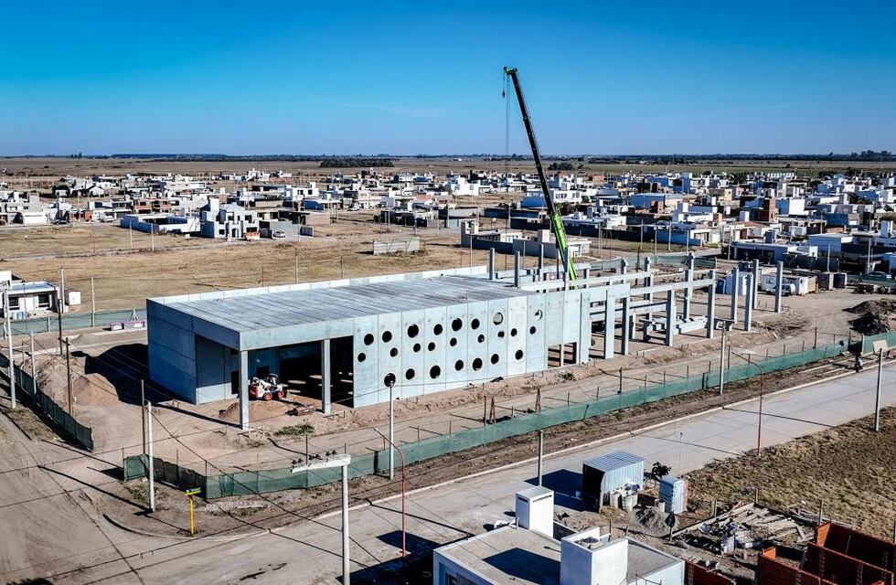 La construcción del edificio de la Universidad Provincial en Arroyito lleva un 33% de avance