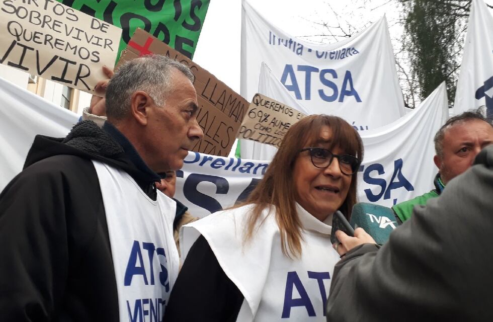 Patricia Irrutia de ATSA también fue detenida por cortar calles en Mendoza