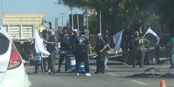 La movilización provocó un caos vehicular en avenida La Voz del Interior.