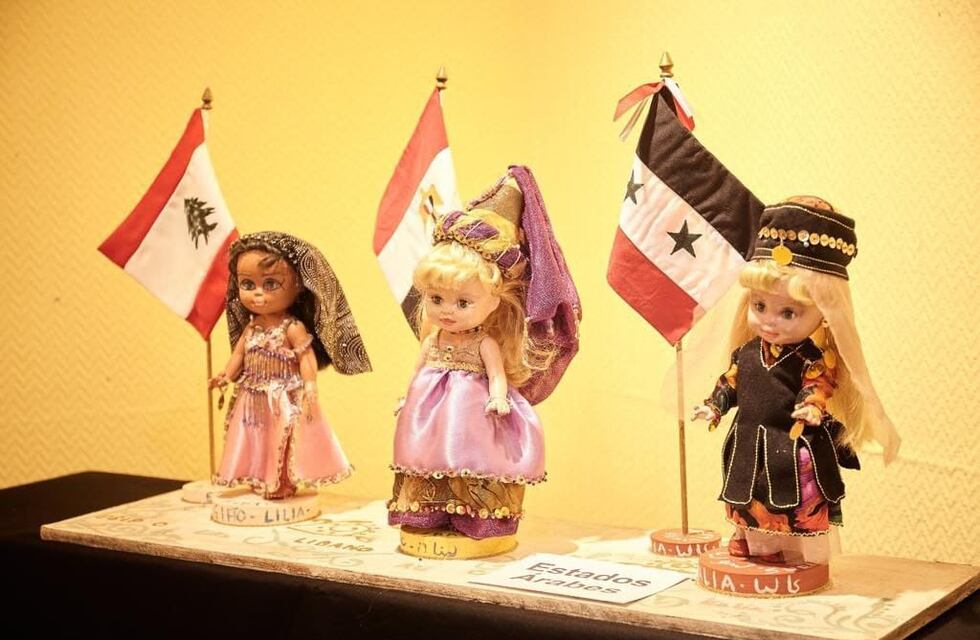 Ushuaia: quedó inaugurada la muestra “Muñecas del Mundo”