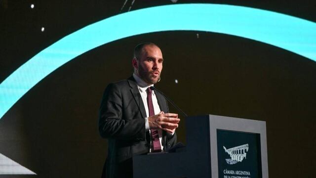 El ministro de Economía, Martín Guzmán, afirmó hoy que la reducción de la inflación es el objetivo “más importante” de la política económica del Gobierno, pero admitió que este proceso “no es lineal” y puede tener algún “vaivén”, como el que consultoras y estudios privados vienen señalando respecto de septiembre, mes en el que la tasa fue más alta que la de agosto.