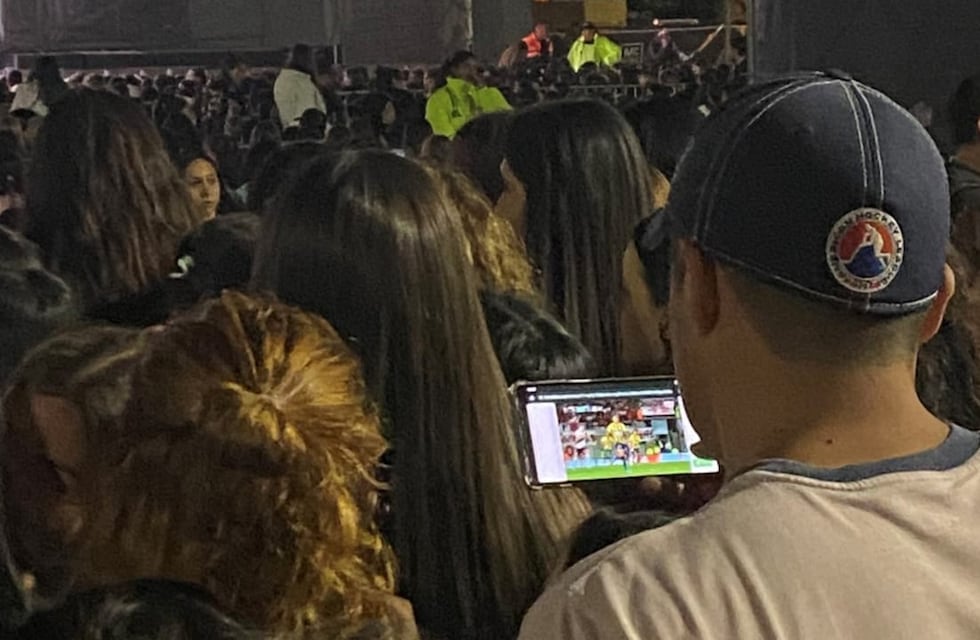 Un mendocino que acompañó a su novia al recital de Morat, se puso a ver un partido de fútbol y se hizo viral
