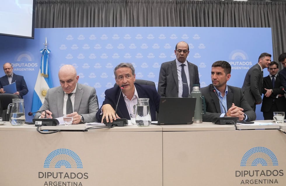 La boleta única de papel obtuvo dictamen y se vota este martes en Diputados