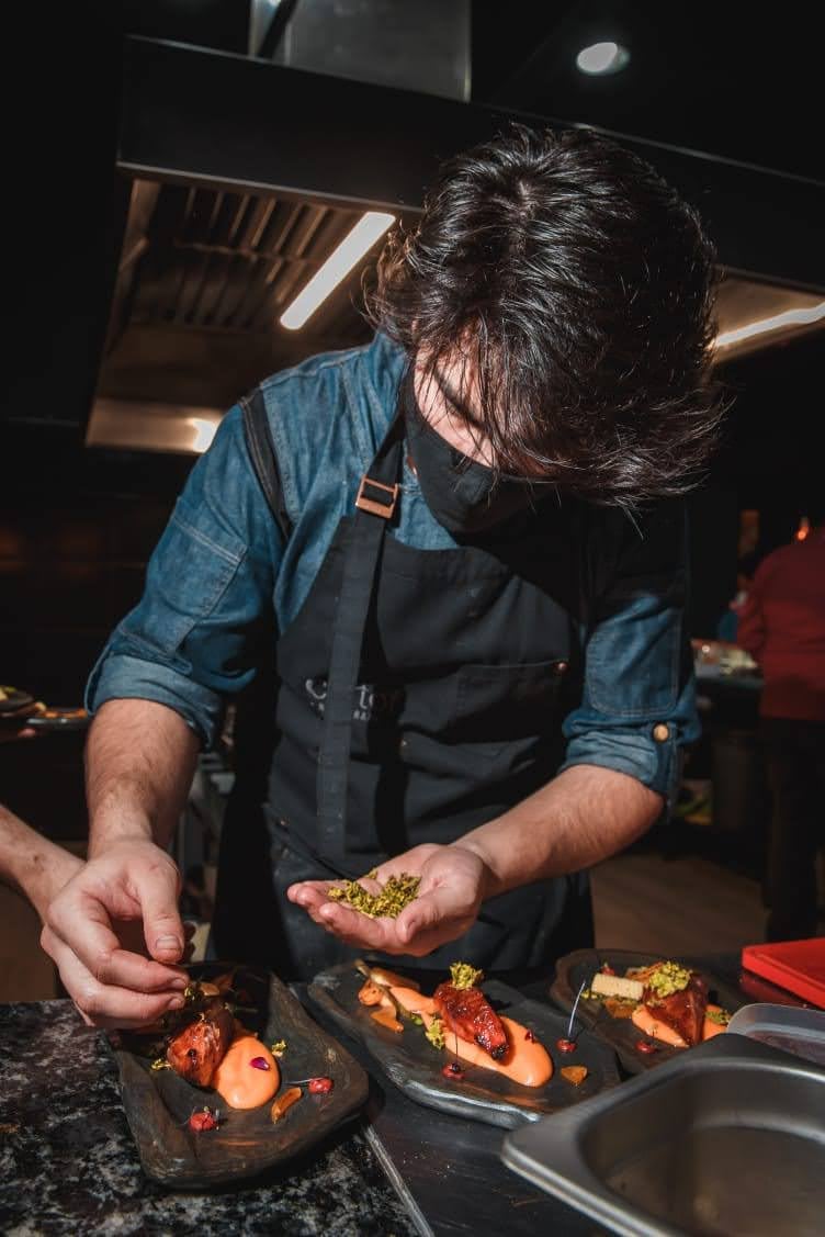 Agustín Vilchez trabaja en Cartof como jefe de cocina.
