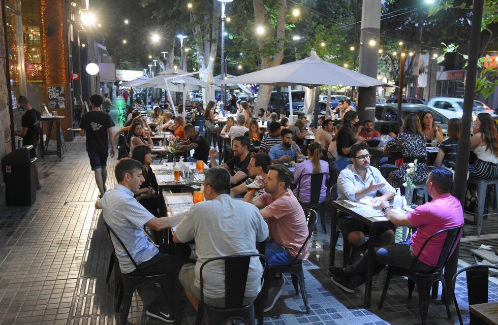 Luego de las quejas de los vecinos, los dueños de los bares de Aristides piden hablar con el Intendente