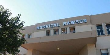 El periodista se encuentra internado en terapia intensiva en el Hospital Rawson.
