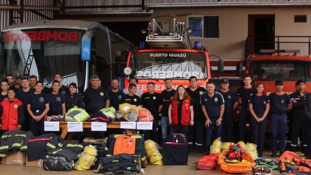 Campaña de donación de equipamiento a cuarteles de bomberos provinciales.