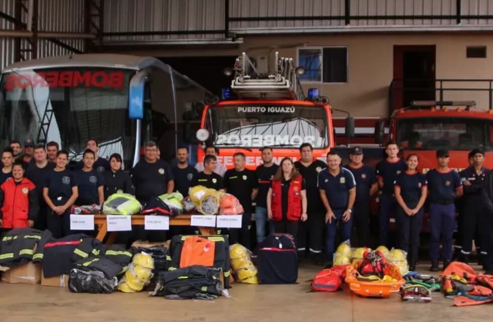 Campaña de donación de equipamiento a cuarteles de bomberos provinciales