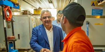 El gobierno provincial incrementa los beneficios de los programas sociales 'Catamarca Incluye' y 'Plan Arraigo para pueblos Originarios', y ofrece capacitaciones para mejorar las oportunidades laborales.