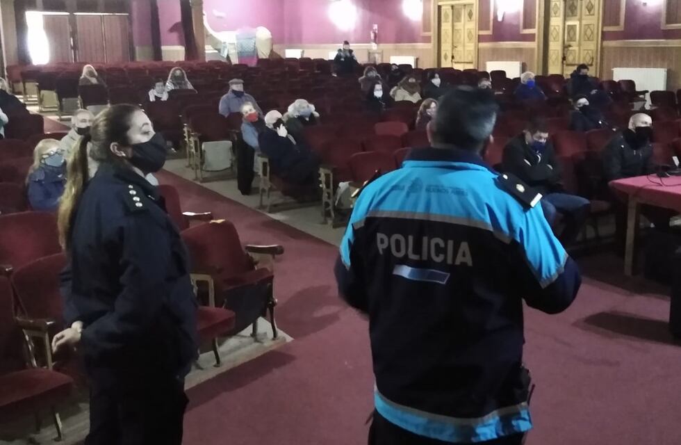 Prevención de estafas: gran concurrencia de puntaltenses en la charla