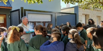 Alumnos del Jesús Adolescente sorprendieron a Veteranos de Malvinas con un desayuno