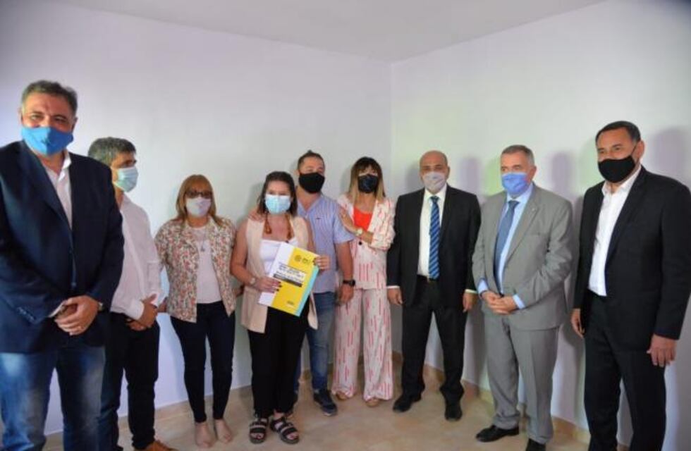 Las Talitas: Manzur y Jaldo encabezaron la entrega de viviendas