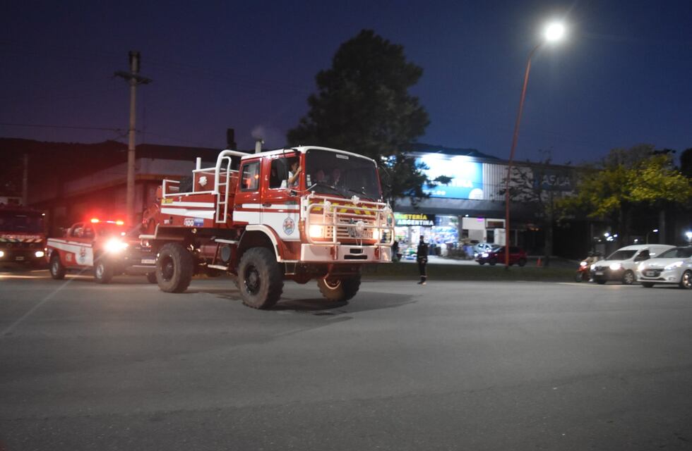Bomberos de Punilla se unen para combatir el incendio en Traslasierra y Champaquí