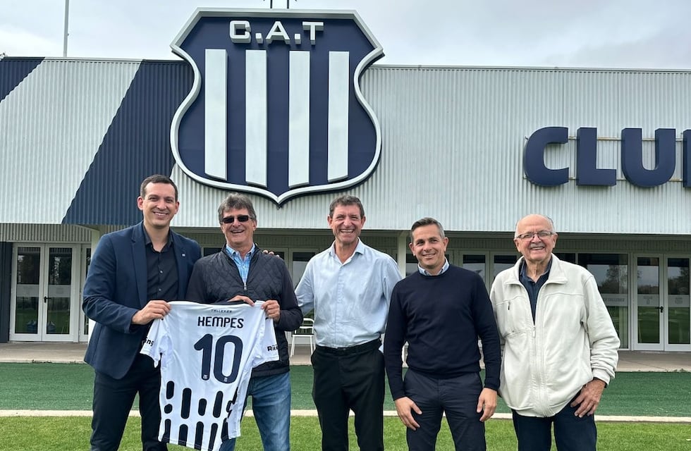 Video: la visita de Mario Kempes al predio de Talleres y cómo lo recibió Gandolfi