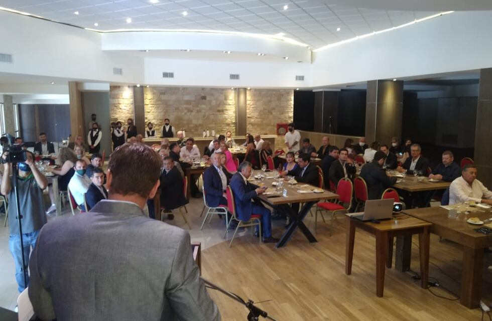 En Malargüe Rodolfo Suárez resaltó el traspaso de la  mina de postasio y Portezuelo del Viento