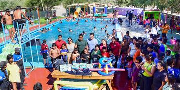 Más de 240 niños y niñas disfrutan de jornadas llenas de juegos, deporte e integración en un entorno seguro.