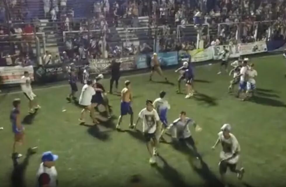 En medio de los festejos por el ascenso de Midland a la Primera B, dos personas fueron baleadas