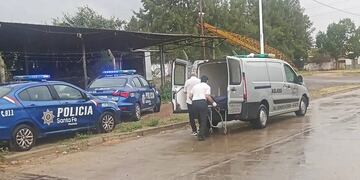 La víctima de 45 años cayó herida el viernes cerca del cruce de French y Rivadavia.
