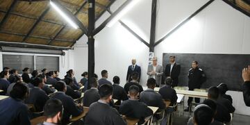 Encuentro del Ministro de Seguridad Claudio Brilloni con los estudiantes de la Escuela de Policía