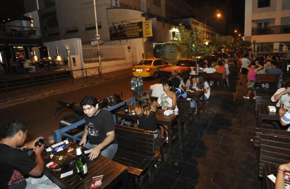 Día del Amigo en Córdoba: extensión horaria, reservas al 100 y controles policiales