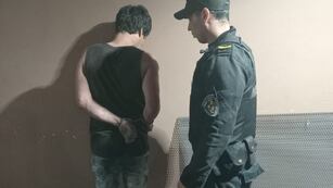 Insólito intento de robo en Eldorado: quedó encerrado en el quincho y fue detenido.