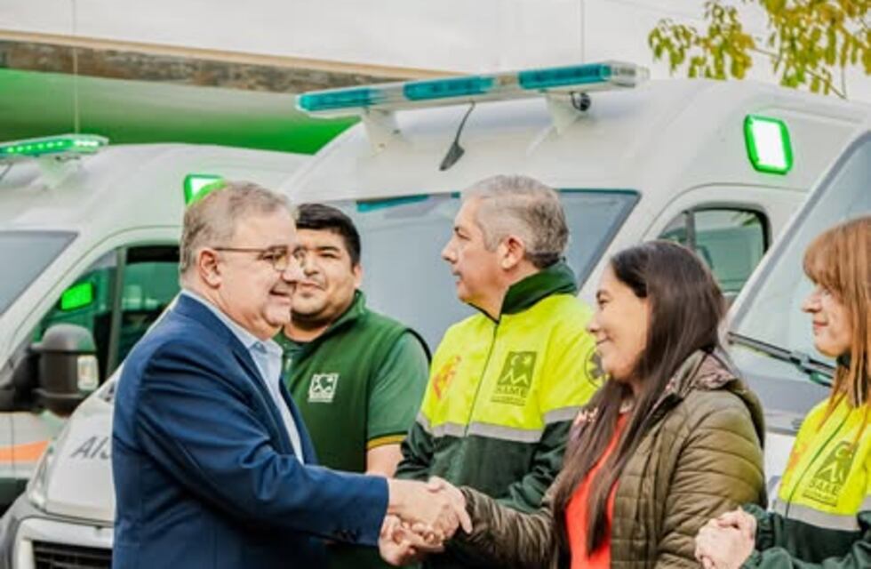 Jalil entregó ambulancias para fortalecer los traslados sanitarios en la provincia
