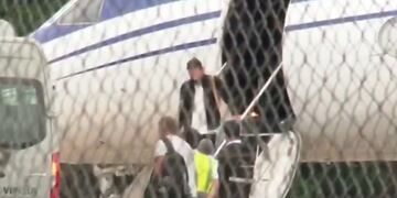 Lionel Messi aterrizó en Argentina y ya se encuentran en el predio de Ezeiza donde concentrará con la selección argentina. (Captura de pantalla)