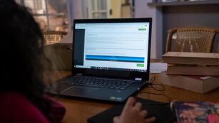 Una universidad argentina ofrece ocho clases online gratis y una salida laboral rápida: cómo anotarse. Foto Facundo Luque