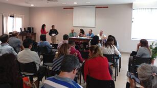 La asamblea de APUAP habilitó a la Comisión Directiva para que "convoque a medidas de fuerza de no ser atendidos los reclamos vigentes y compromisos asumidos por el Ejecutivo Provincial".