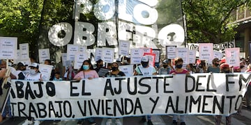 Parte de los reclamos piqueteros son para solicitar la ampliación del plan "Potenciar Trabajo" así como también el descontento por la situación económica.