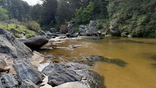 Presencia de líquidos cloacales en el Río del Medio, en La Cumbrecita. (Gentileza)