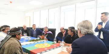 Alberto Fernández se reunió con referentes de la Comunidad Mapuche.