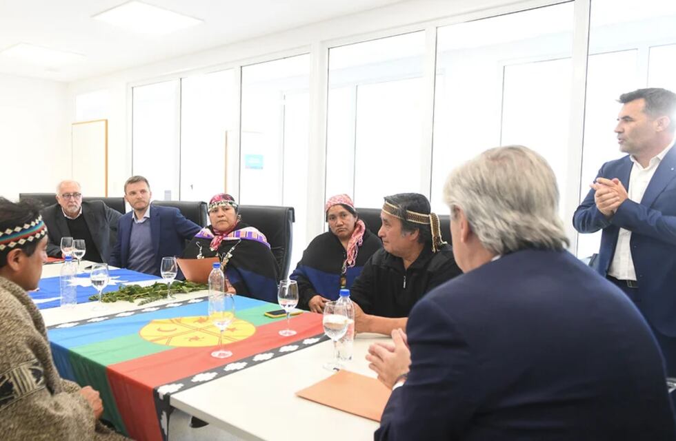 Mientras Alberto Fernández se reúne con la comunidad mapuche, reclaman la “inmediata liberación” de las detenidas