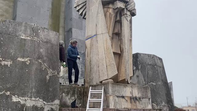 Trabajos sobre la fachada del Cementerio Municipal