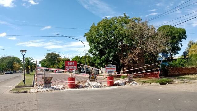 Corte en el tránsito por la obra de cloacas. Imagen ilustrativa.