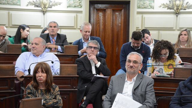 Alcides Calvo participó de la Asamblea Legislativa