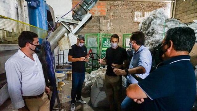 Corsalini recorrió la Planta de Reciclaje de Pérez con algunos presidente comunales