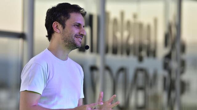 Diego Flores presenta "El que no me escuchó se embroma"