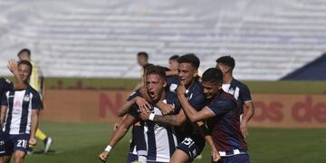 Mateo Retegui marcó el 2 a 0 de Talleres ante Rosario Central, por la fecha 13 de Liga Profesional. (Facundo Luque / La Voz).